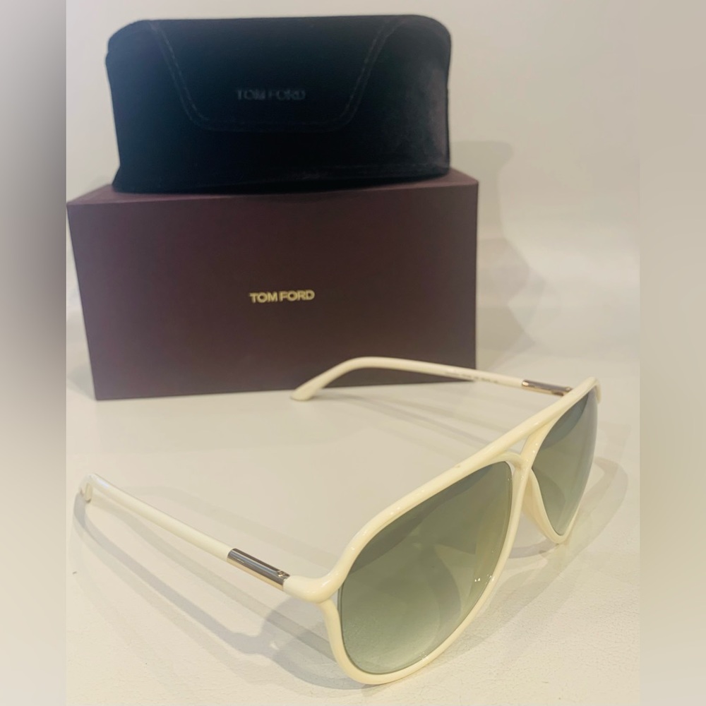 New Rare Authentic Tom Ford sunglasses - Picture 3 of 11